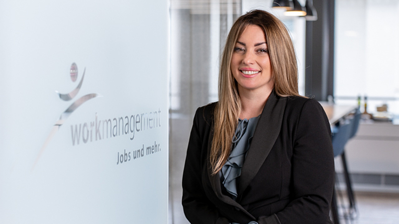 Portrait von Caroline Hoffmann aus der Workmanagement-Filiale Zürich